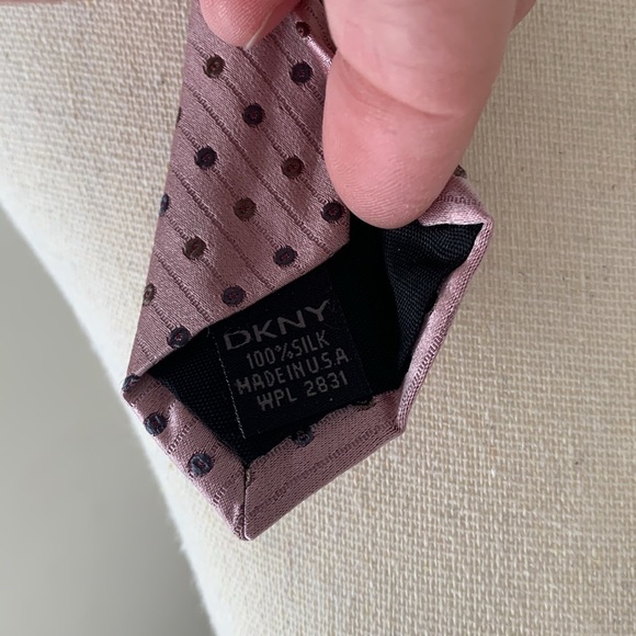 DKNY 100% Silk Tie Made in USA EUC 59" Long - Picture 6 of 7